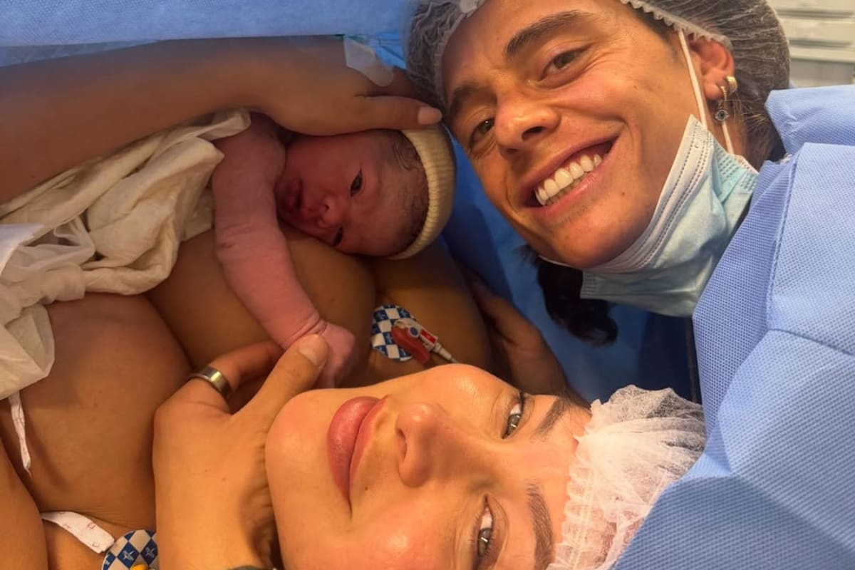 El futbolista dio la bienvenida a su primer hijo, Gio.