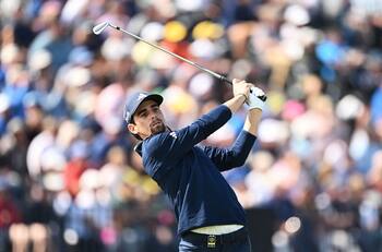 Joaquín Niemann y un pésimo arranque en el The Open de golf