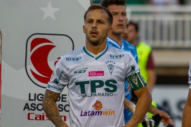 El volante caturro fue crítico respecto a la campaña de Wanderers en la parte final del torneo de Primera B. Foto: @joaquin.pereyra en Instagram.