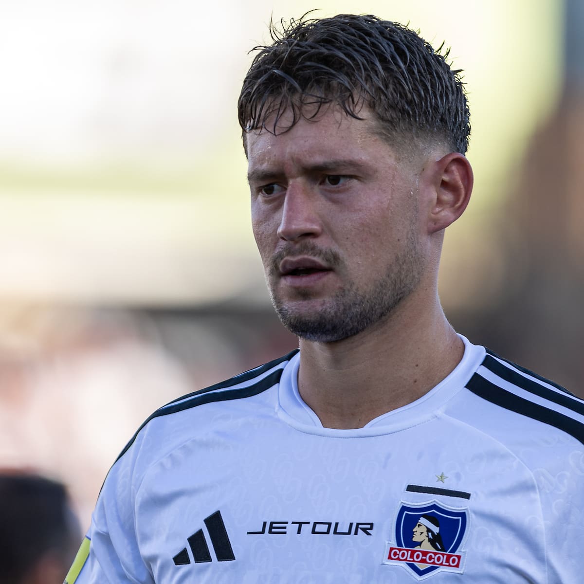 Dulce y agraz en Macul: Joaquín Sosa encamina su renovación en Colo-Colo, pero sufre duro castigo del Tribunal