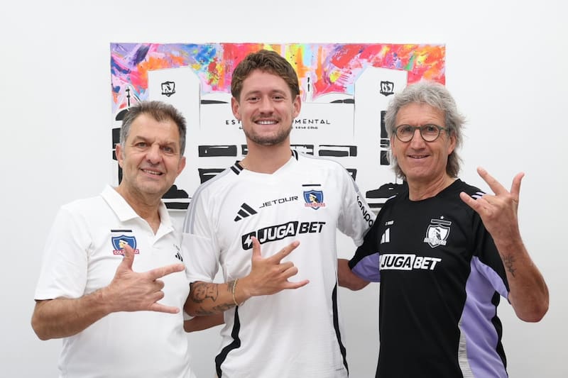 El defensa uruguayo es el segundo refuerzo de Colo Colo. Foto: Colo Colo.