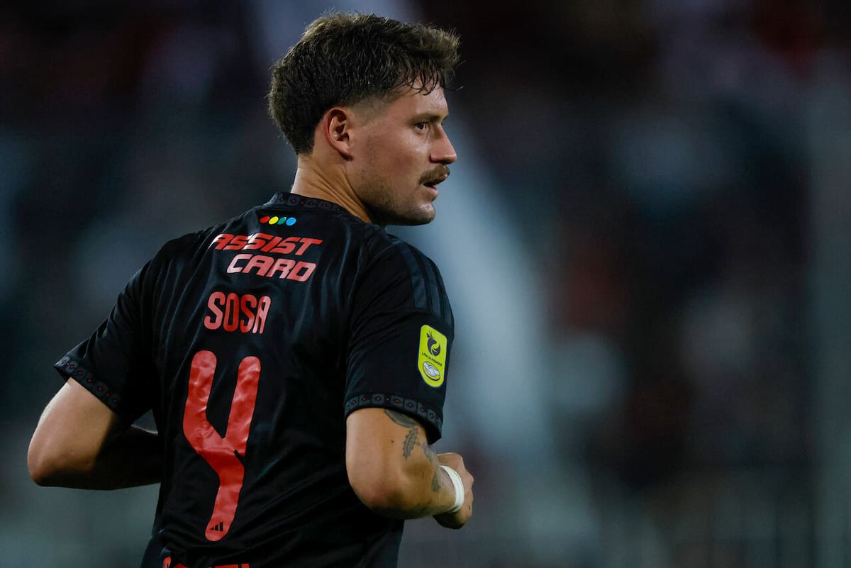 Se ha transformado en un pilar en la defensa de Colo Colo. Foto: Aton.