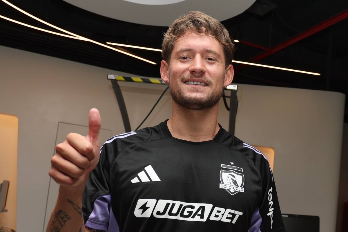 El defensor fue presentado como el segundo refuerzo de Colo Colo para 2026. Foto: Colo Colo Oficial.