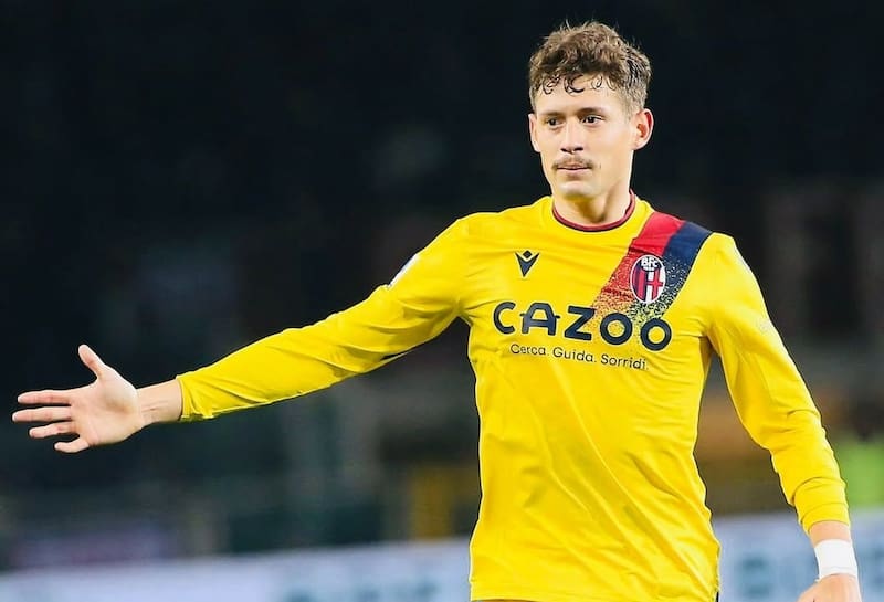 El central tiene encaminada su llegada a Colo Colo, pero resta un pequeño detalle. Foto: @bologna.