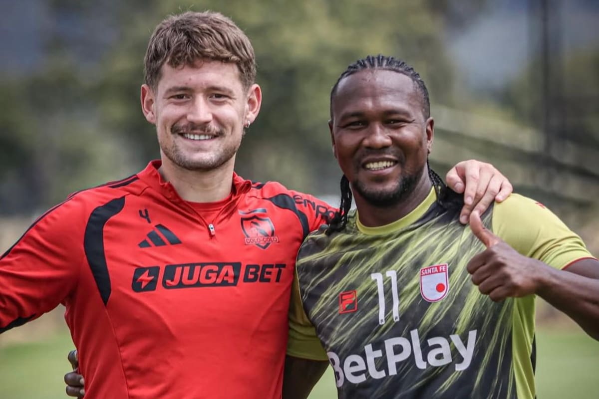 Colo-Colo fue recibido por el plantel de Independiente Santa Fe. Foto: Independiente Santa Fe en Instagram.