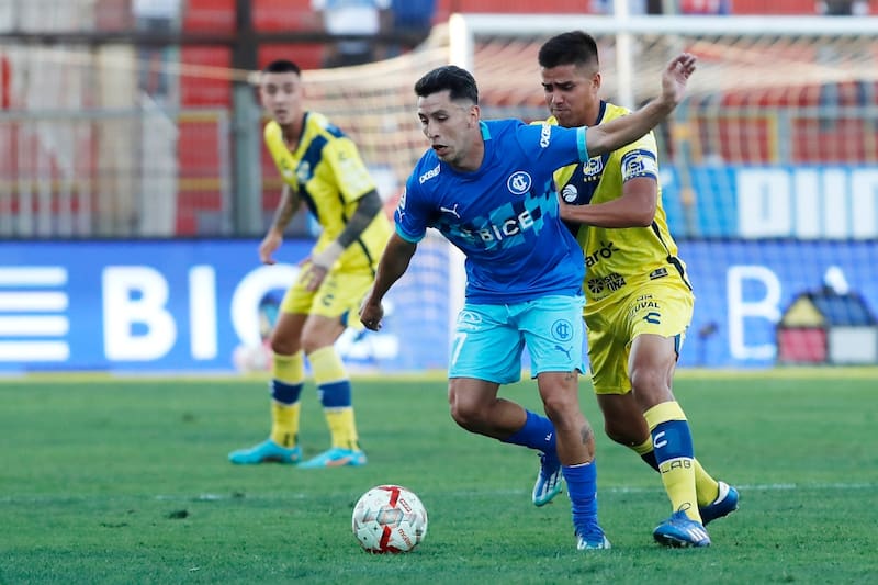 Joaquín Torres jugando en Santa Laura por la UC.