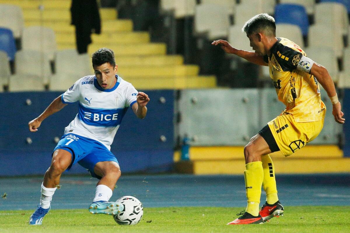 Joaquíin Torres jugando por la Universidad Católica. Foto: Agencia Aton.