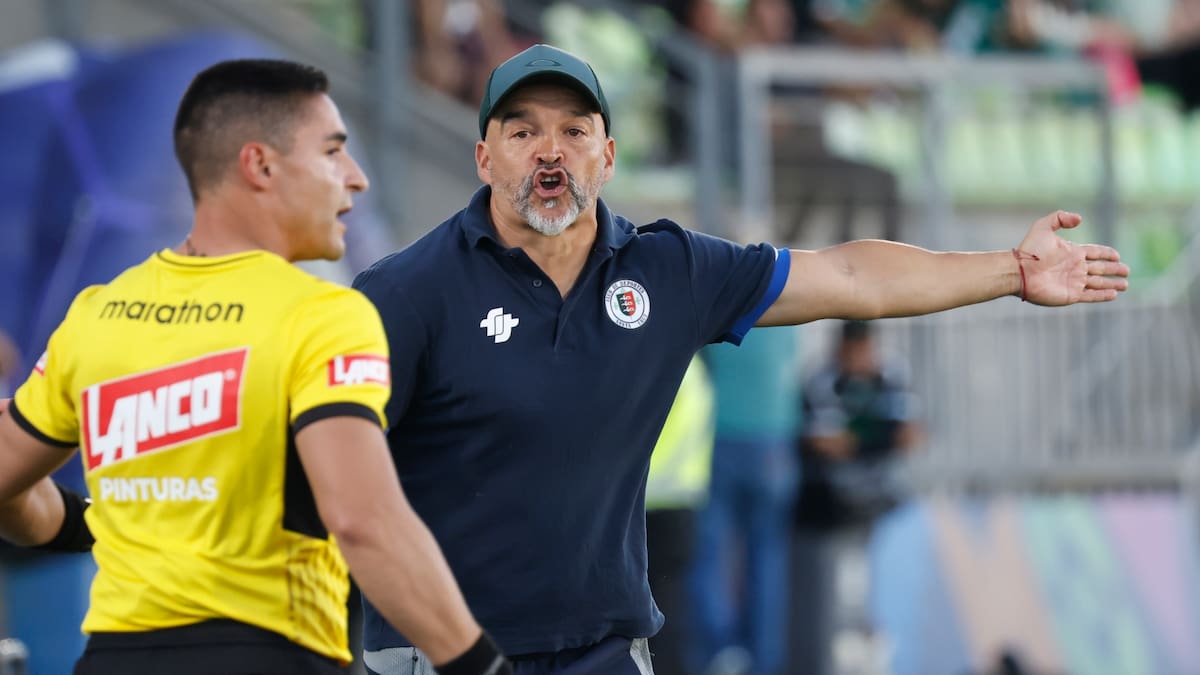 No llegó a mitad de año: club de Primera B decidió ponerle fin al ciclo de su DT