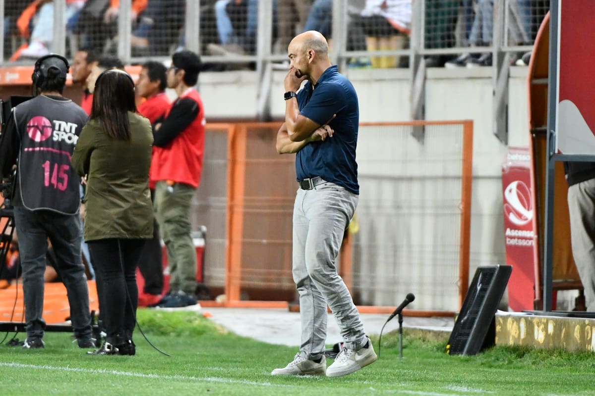 El entrenador chileno de 44 años, habla sobre el actual proceso de la Selección Chilena. Foto: Agencia Aton