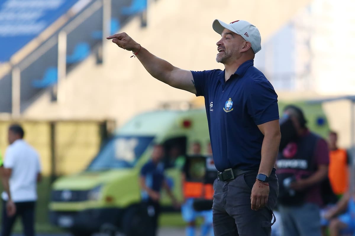 El DT suma pasos por Santa Cruz, Antofagasta y AC Barnechea.