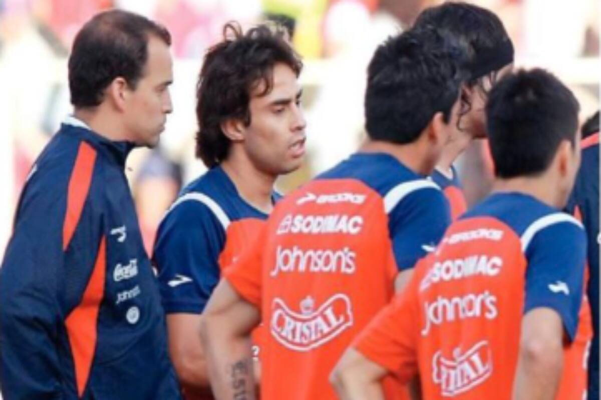El DT fue ayudante técnico de La Roja durante el mandato de Marcelo Bielsa.