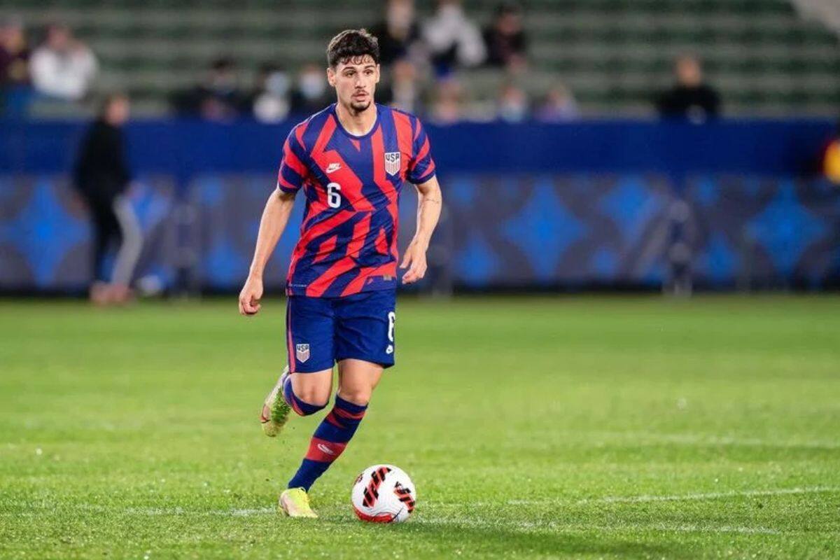 El seleccionado estadounidense Johnny Cardoso, nuevo objetivo del Betis de Manuel Pellegrini.