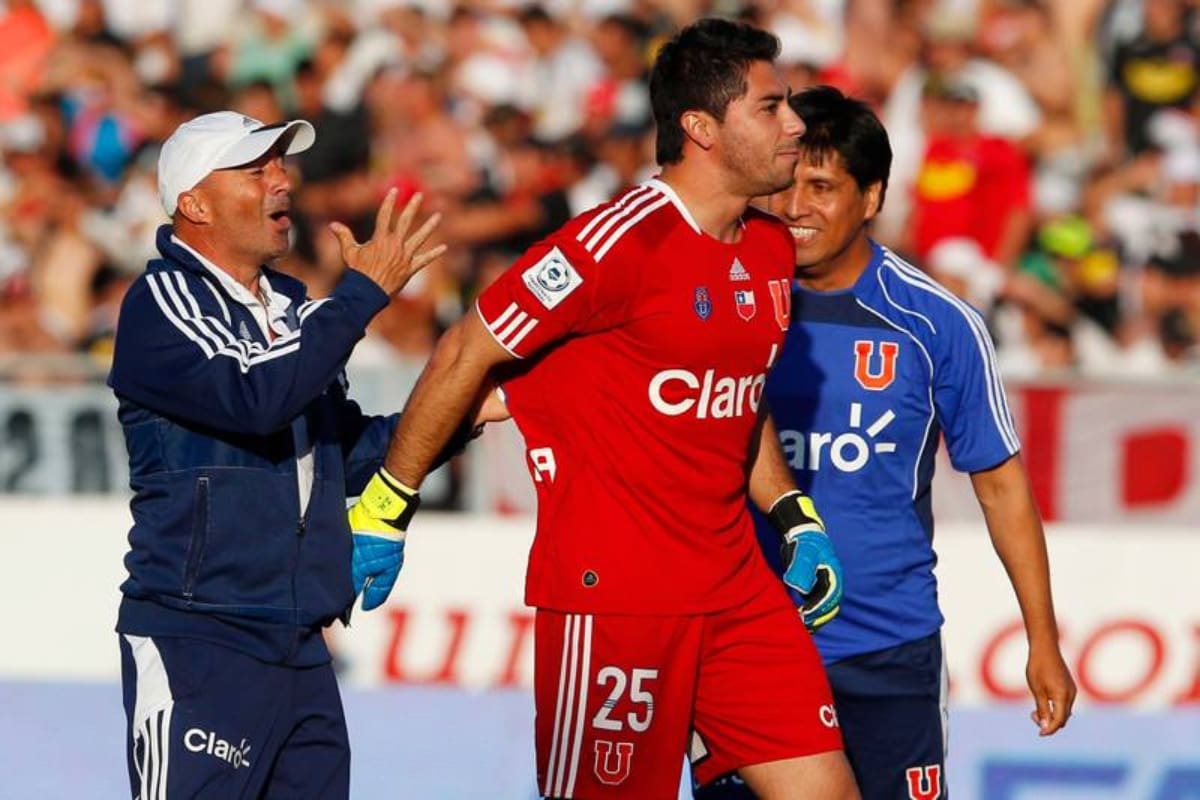 se mostró entusiasmado con el juego de la U. Foto: Aton.