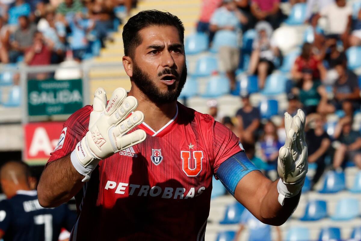 se cansó del juego defensivo de Universidad de Chile. Foto: Aton