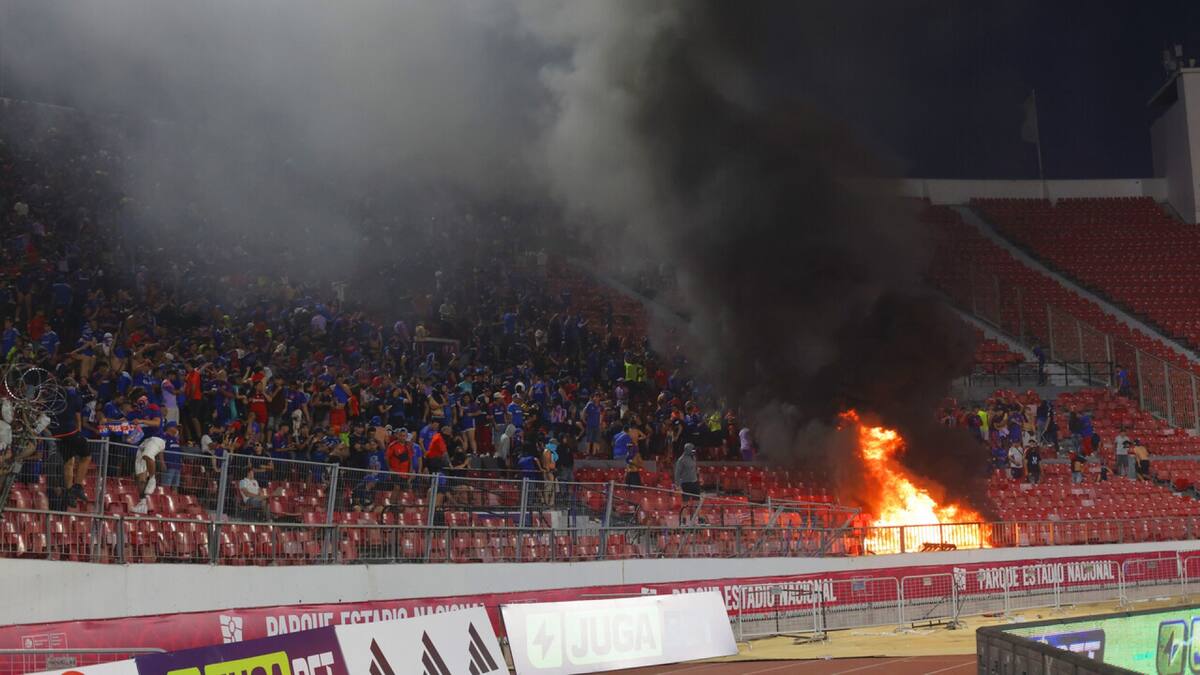 Johnny Herrera enfurecido tras los incidentes en el Estadio Nacional: “Vandalismo en contra de su propio club”