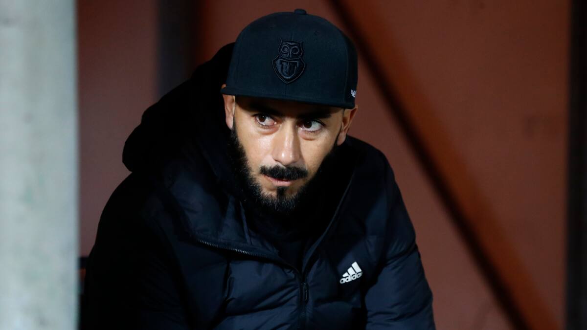 “Iba Mosa y lo convencía”: Johnny Herrera explota con la directiva de la U tras no fichar a Eduardo Vargas
