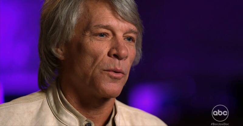 habló con Michael Strahan sobre su pasado.