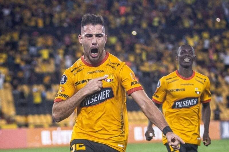 en su paso por Barcelona de Ecuador.