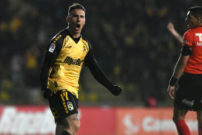 Jonatan Bauman puede ser la gran amenaza de Colo Colo este viernes. (Foto: Aton)