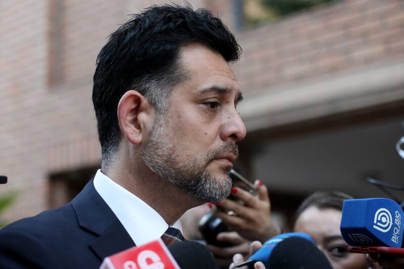 El abogado del Presidente Gabriel Boric habló con la prensa.