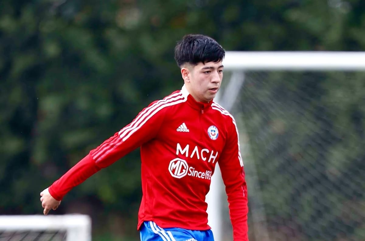 En Independiente y Argentinos Juniors: los dos juveniles chilenos que se abren paso en el fútbol argentino