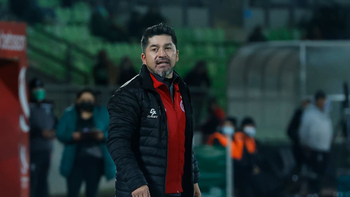 “De mutuo acuerdo”: Cae otro DT del fútbol chileno tras perder en esta última fecha
