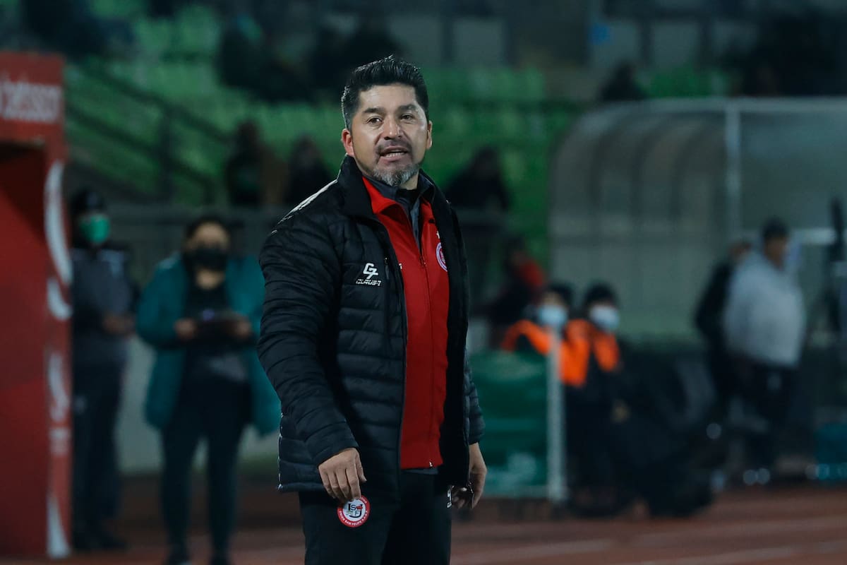 El DT fue cesado de sus funciones en Provincial Ovalle. Foto: Agencia Aton.