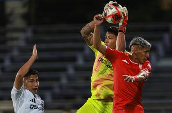“Es un pasadizo”: hinchas de Colo Colo explotan contra este jugador por su rendimiento ante Huracán