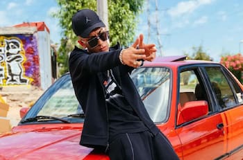 Aseguran que conocido cantante urbano contrajo matrimonio: su pareja lo acusó dos veces de agresión