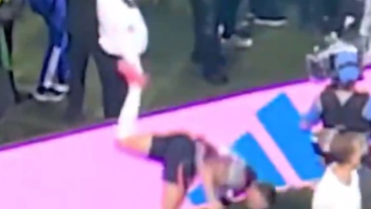 VIDEO | Insólito: jugador de Inglaterra sufrió una fractura en plena celebración tras vencer a México en el Mundial