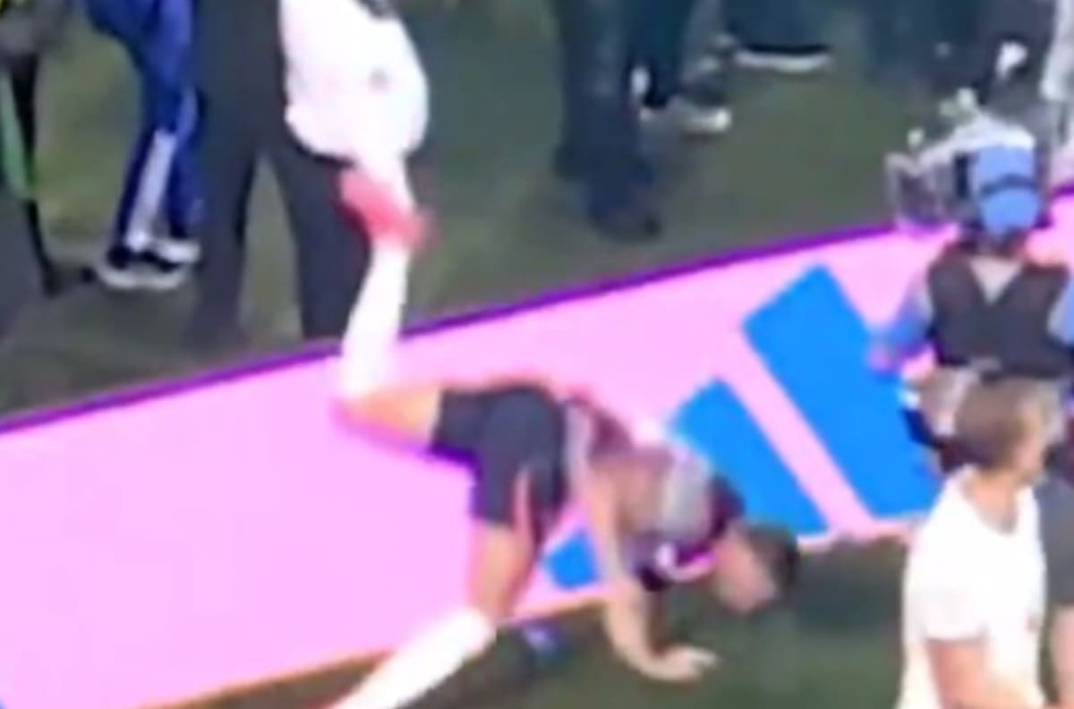 VIDEO | Insólito: jugador de Inglaterra sufrió una fractura en plena celebración tras vencer a México en el Mundial