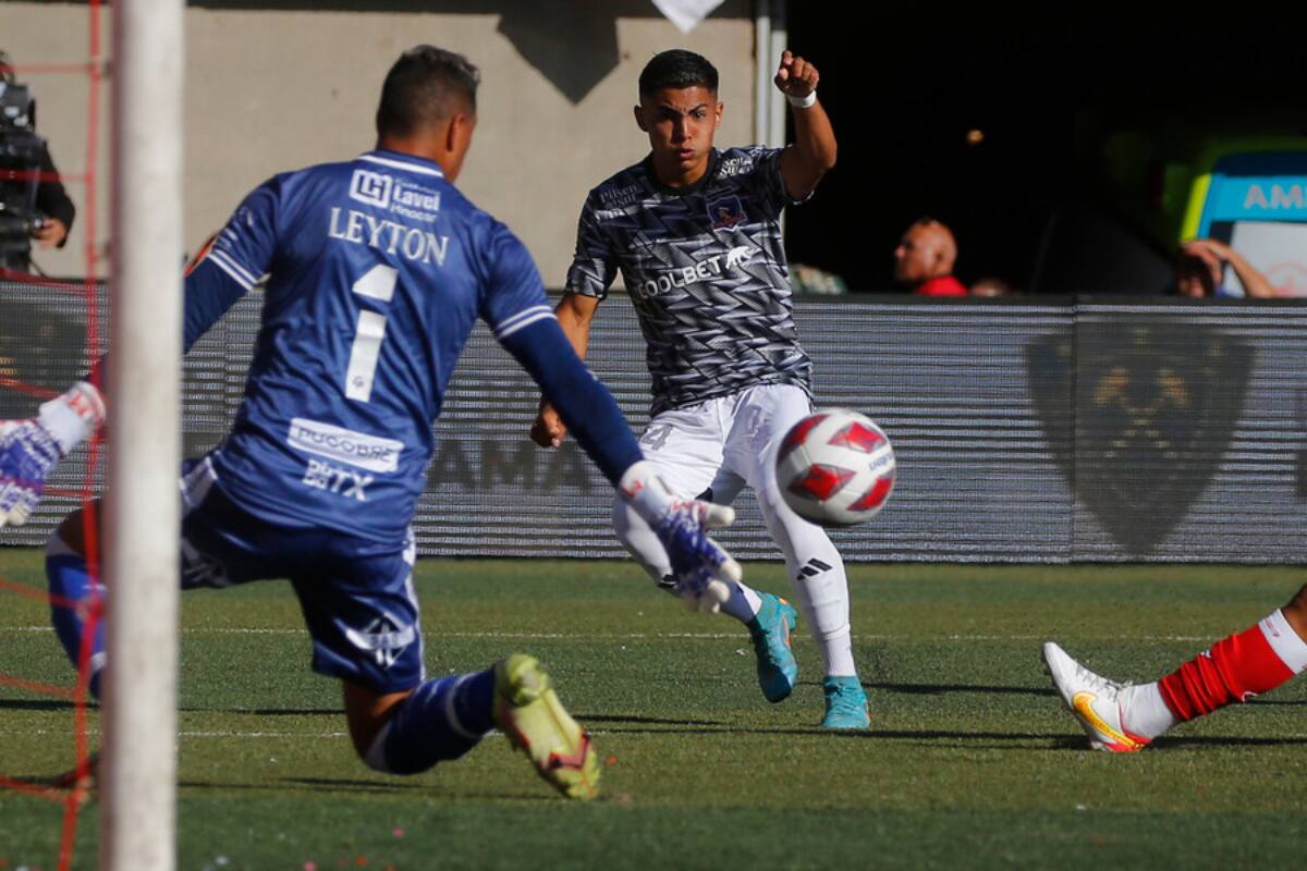 jugando por Colo Colo ante Deportes Copiapó (Foto: Photosport)