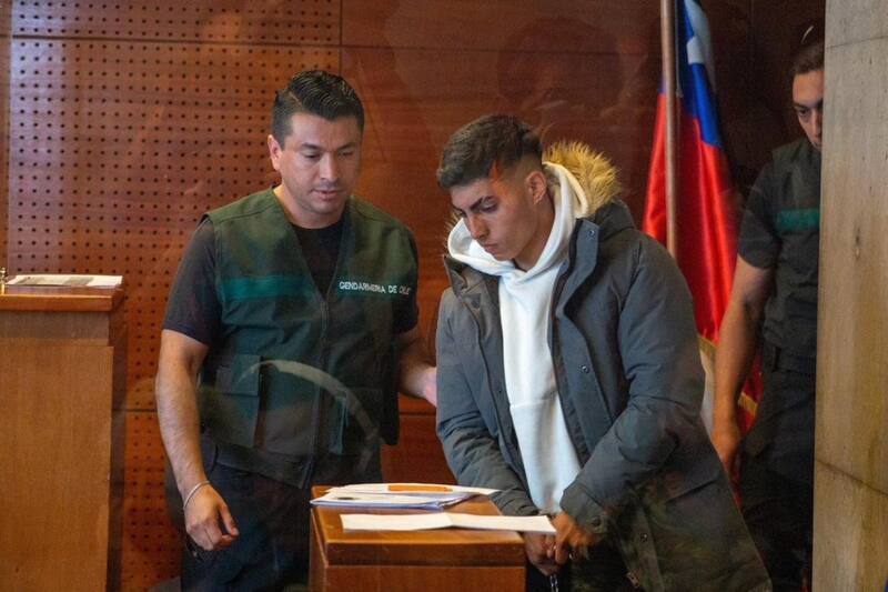 Jordhy Thompson detenido por violencia ante su expareja Camila Sepúlveda.