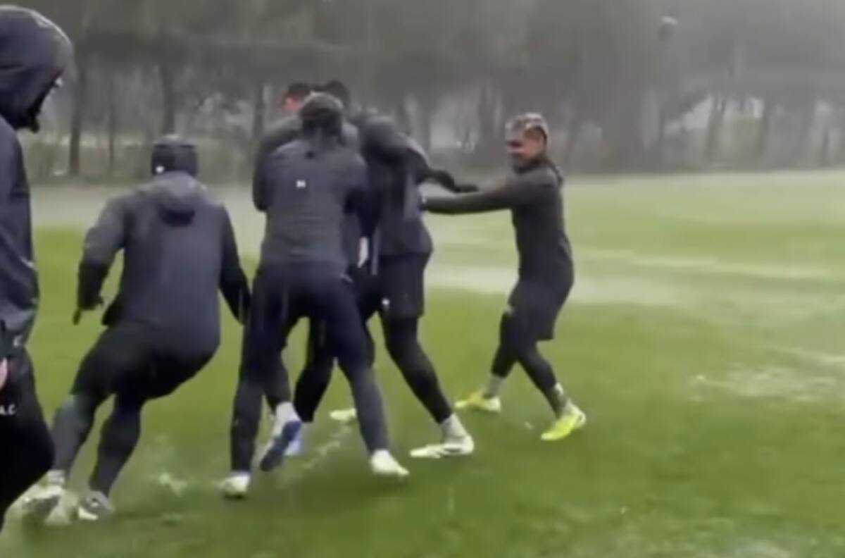 VIDEO | Bajo un aguacero: así entrena y se divierte Jordhy Thompson en Rusia