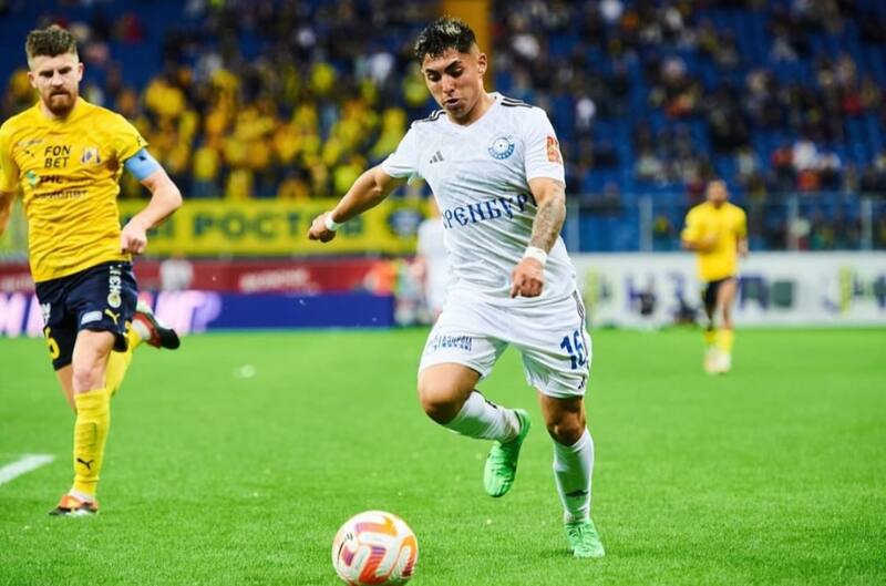 defendiendo al Orenburg en Rusia. Foto: @Jordhyth_42