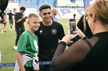 VIDEO | Jordhy Thompson aprovecha el parón en Rusia y parte de vacaciones a Dubái