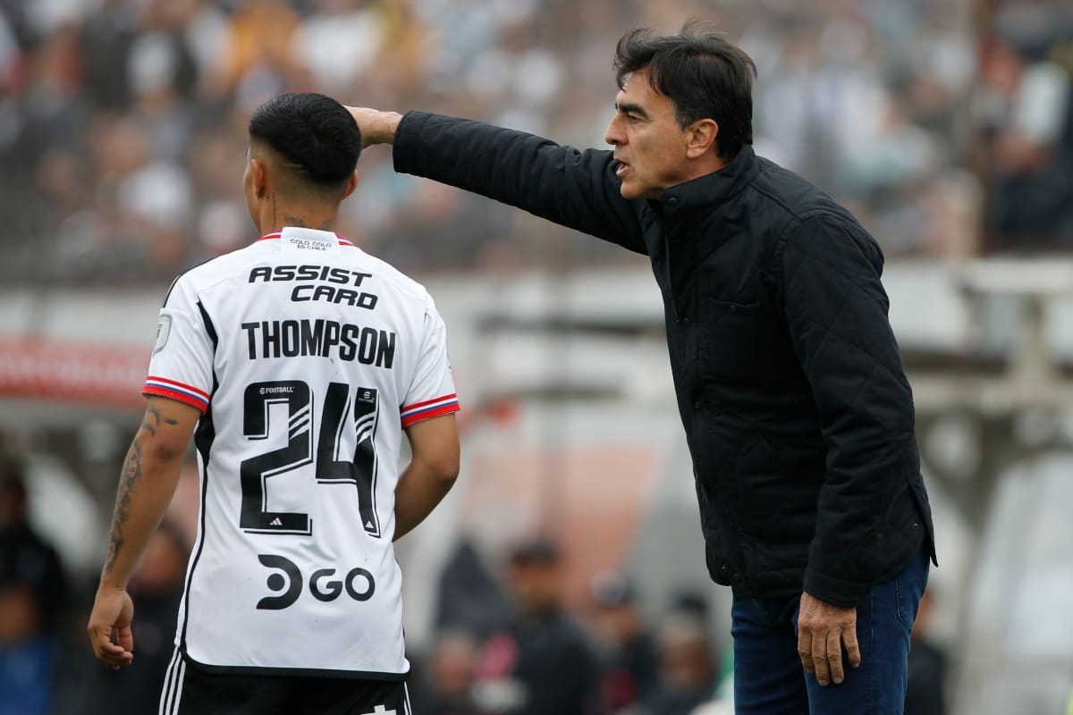 Jordhy Thompson quedará al margen de Colo Colo, al menos, hasta fin de año.
