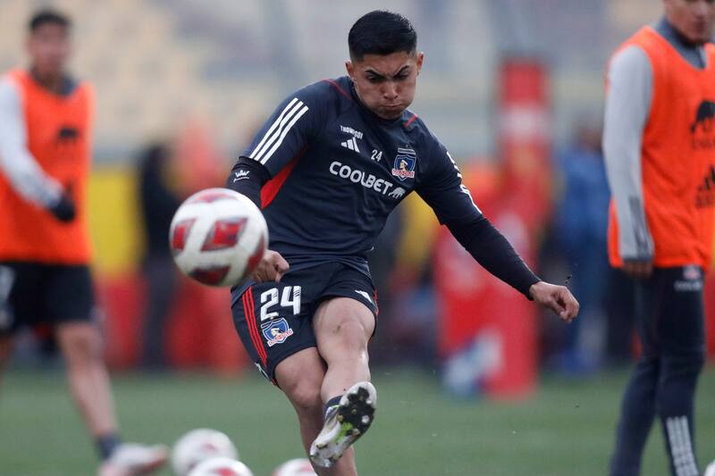 haciendo trabajo previo en Santa Laura para el partido de Colo Colo ante Universidad Católica (Foto: Aton)