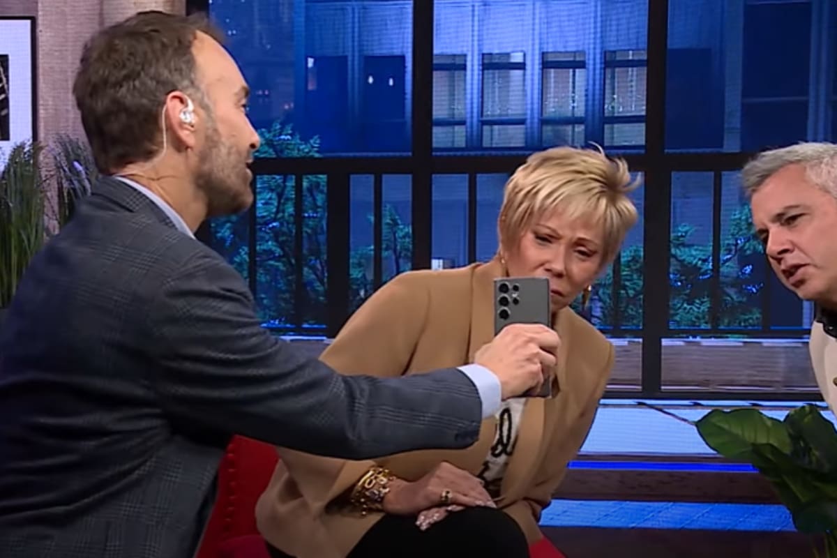Así reaccionó Raquel Argandoña y José Miguel Viñuela al ver el Tinder de Jordi Castell. Créditos: TV+
