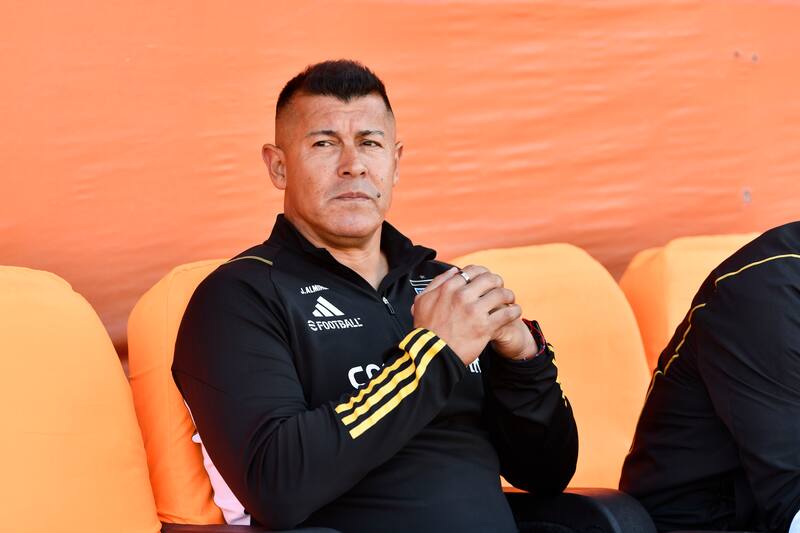 tiene un nuevo dolor de cabeza en Colo Colo. Foto: Agencia Aton