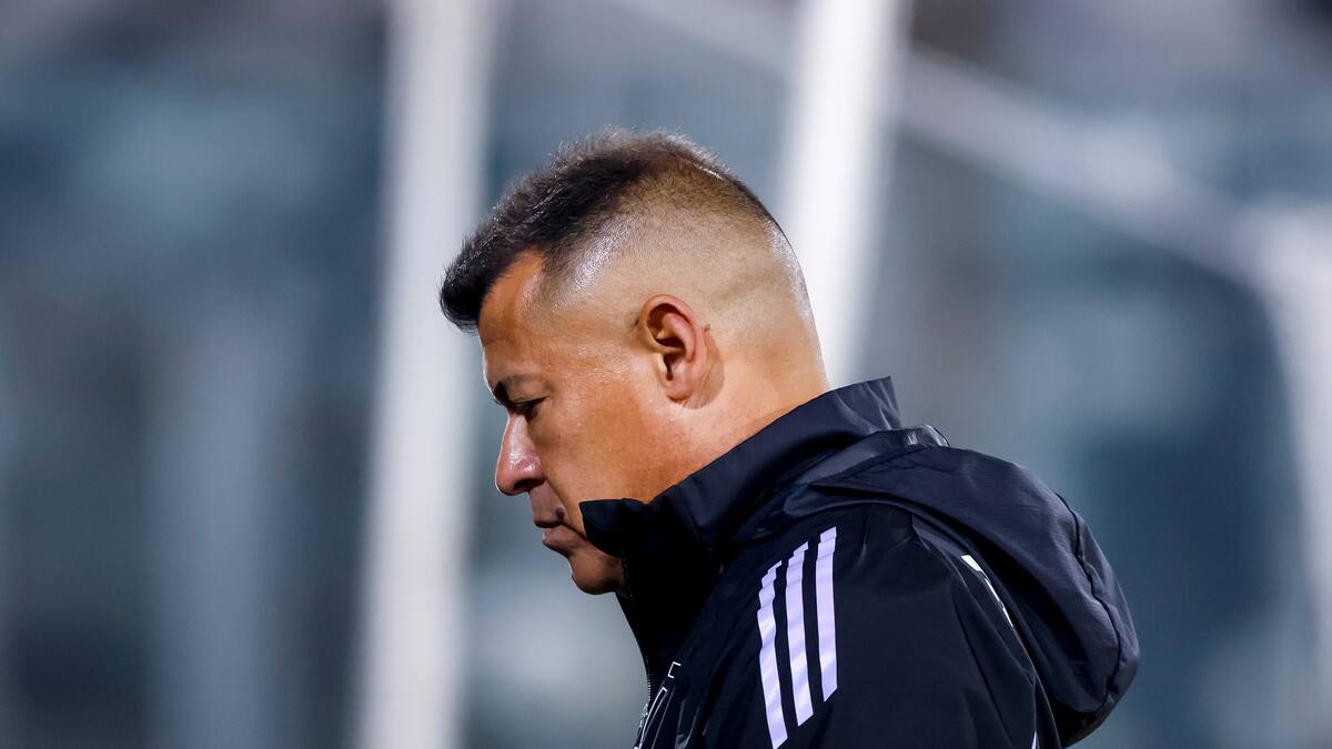 “Jorge Almirón tiene un ciclo terminado en Colo Colo, está incómodo al igual que los jugadores”