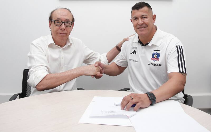 Jorge Almirón firmó un contrato por dos años en Colo Colo