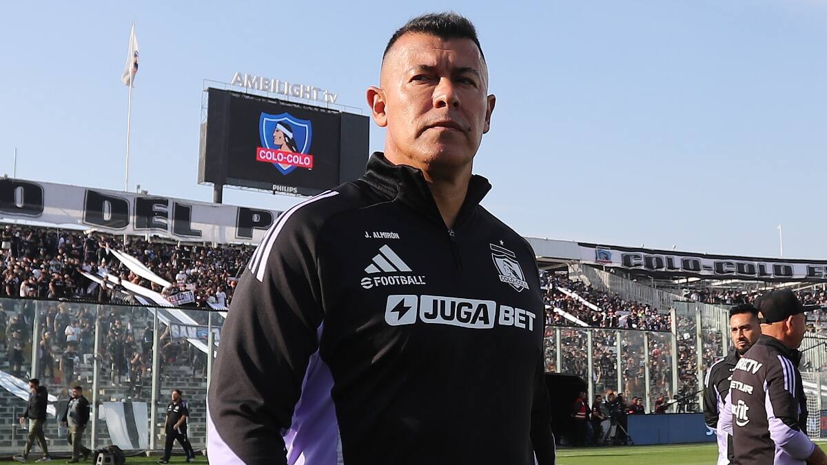 Aceptó el desafío: el técnico que reemplazaría a Jorge Almirón en Colo Colo