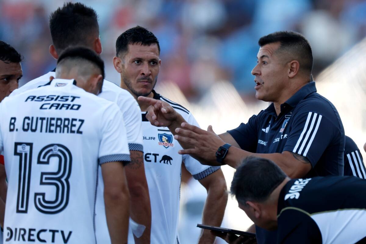 busca un futbolista de renombre para reforzar Colo Colo.