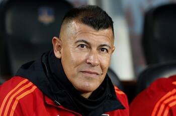 Los 2 delanteros que toman fuerza en Colo Colo: ya hay acuerdo por su sueldo