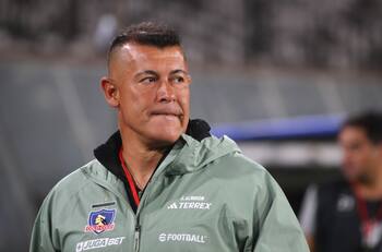 Pudo salir a préstamo, decidió quedarse en Colo Colo y ahora dejó de ser considerado por Jorge Almirón