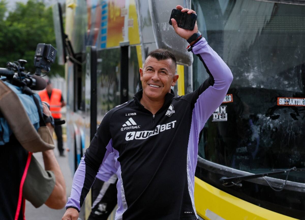 y su despedida de los hinchas. Foto: Aton.