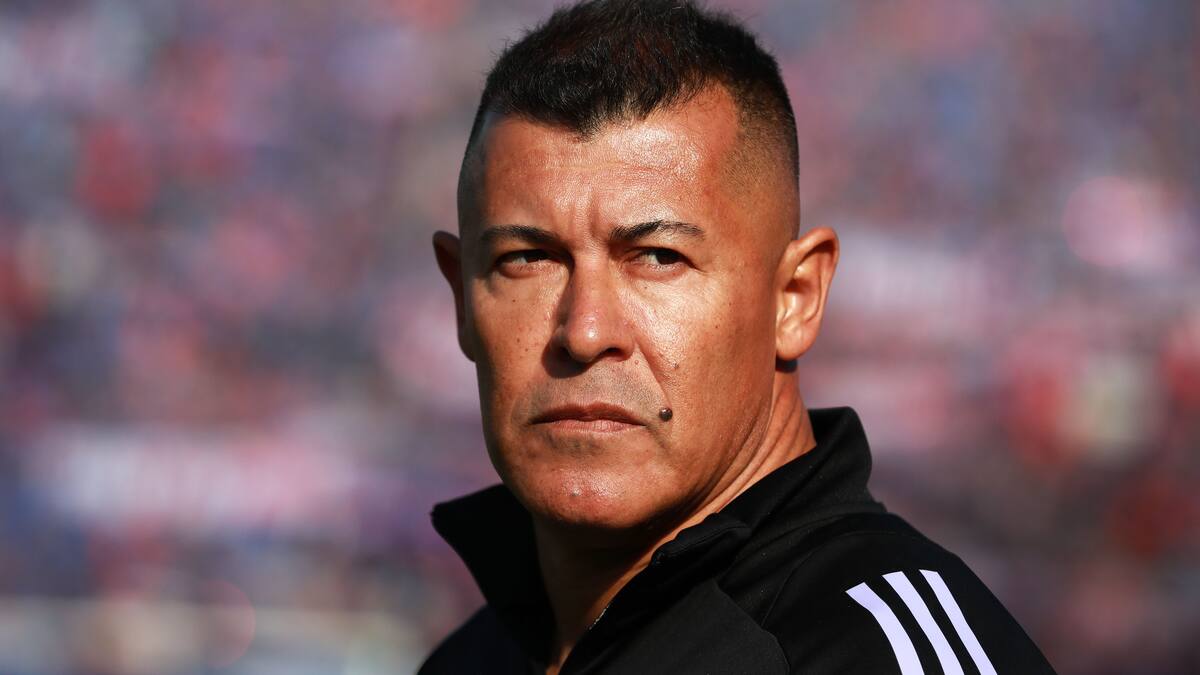 Ya van tres: otro técnico del fútbol chileno arremetió contra Jorge Almirón