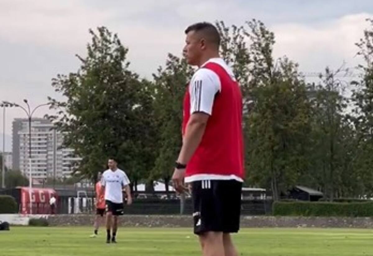 en las canchas de entrenamiento del estadio Monumental.