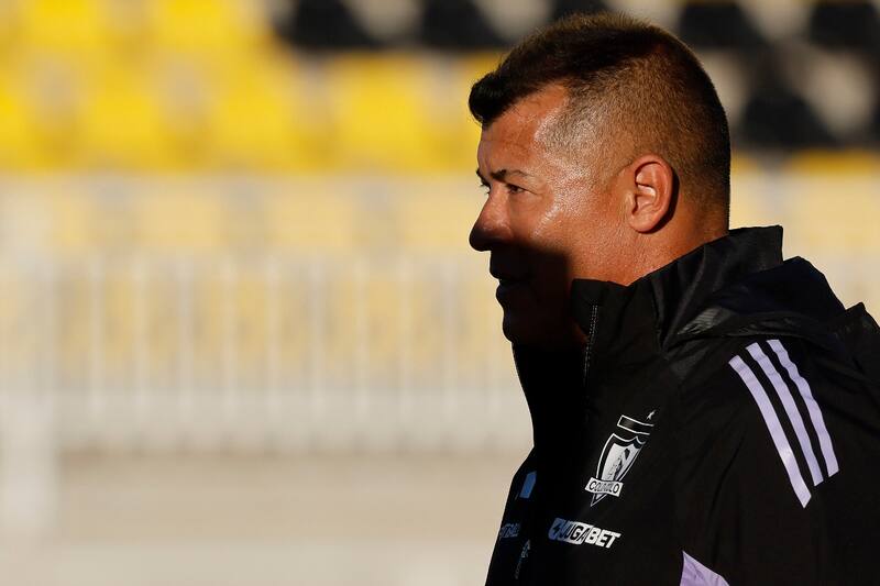 tiene un pie fuera de Colo Colo. Foto: Aton.